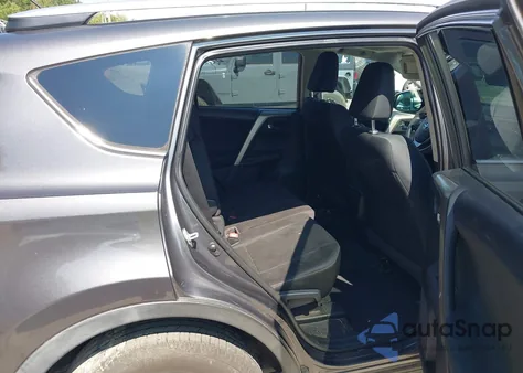 2015 Toyota Rav4 Xle z USA, uszkodzony, nr VIN 2T3WFREV7FW215090